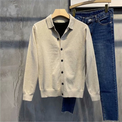 Moodne meeste nööpidega vest tavaline mudel