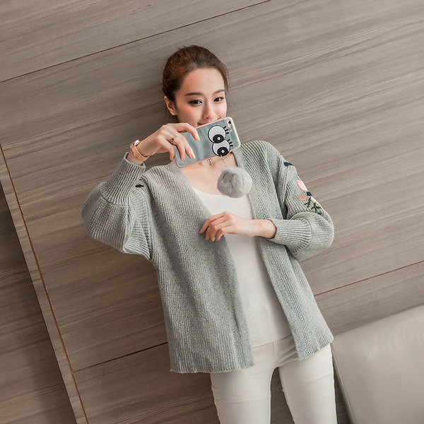 Γυναικεία ζακέτα χωρίς κούμπωμα με κέντημα