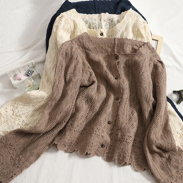 Cardigan de dama model nou cu nasturi si decolteu patrat