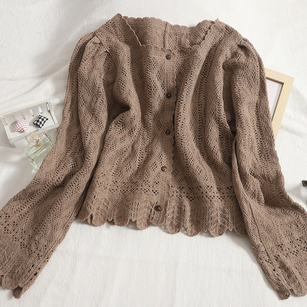 Cardigan de dama model nou cu nasturi si decolteu patrat