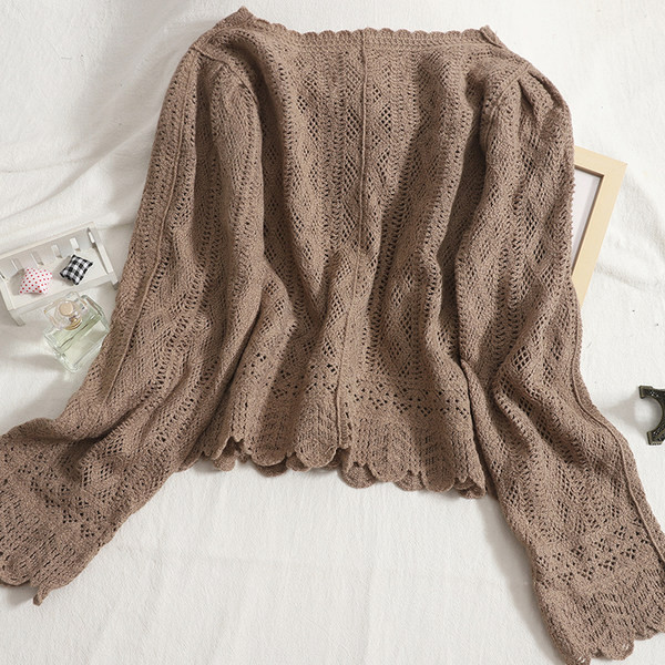 Cardigan de dama model nou cu nasturi si decolteu patrat