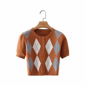 Lühike ruuduline vest nööpide ja lühikeste varrukatega