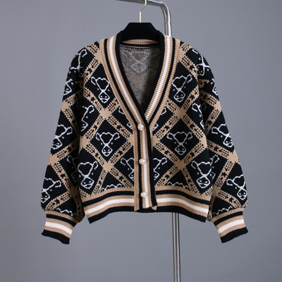 Cardigan dama cu nasturi cu decolteu spitz