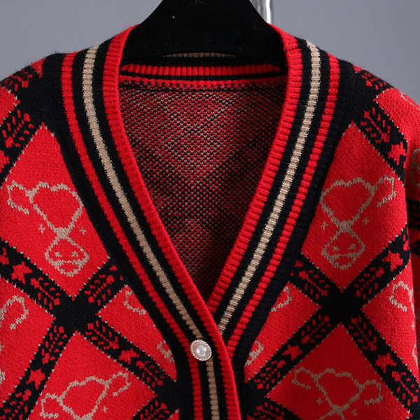 Cardigan dama cu nasturi cu decolteu spitz