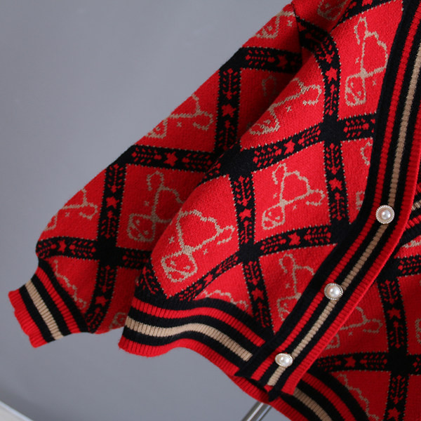 Cardigan dama cu nasturi cu decolteu spitz