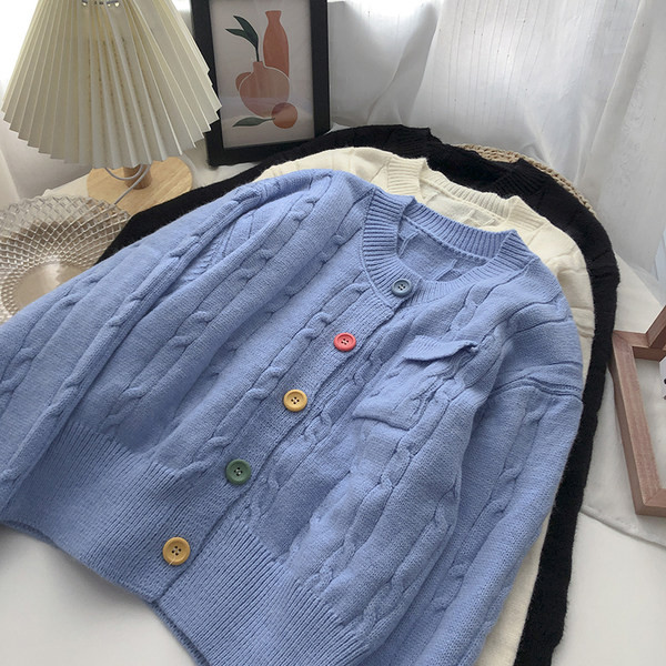 Γυναικεία πλεκτή ζακέτα με χρωματιστά κουμπιά