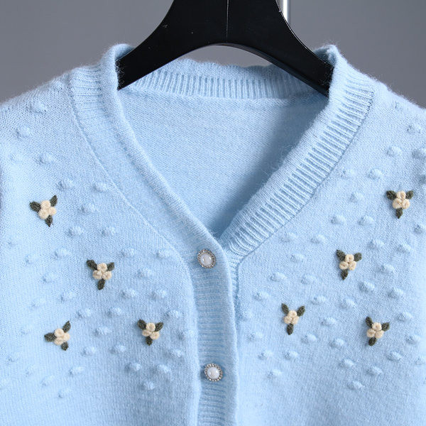 Vesta de dama cu nasturi si pietre