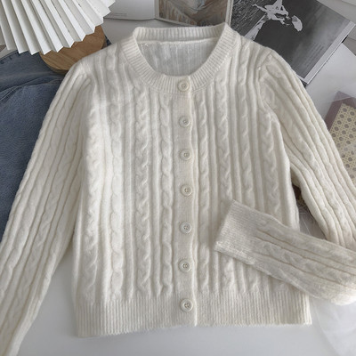 Γυναικεία ζακέτα με κουμπιά και στρογγυλή λαιμόκοψη