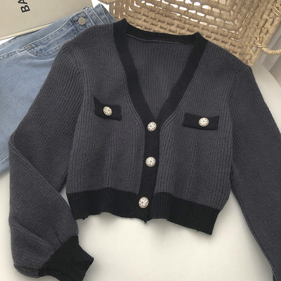 Γυναικεία ζακέτα με spitz λαιμόκοψη και κουμπιά