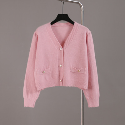 Μοντέρνα ζακέτα  με βαθύ λαιμόκοψη και κουμπιά