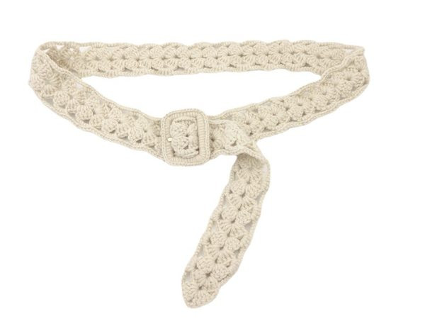 Naiste mitmes värvitoonis kootud vöö