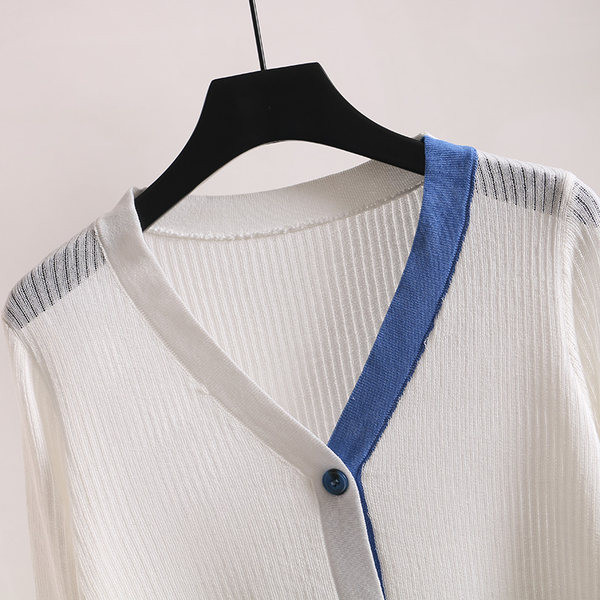 Nööpide ja sügava kaelusega naiste kardigan