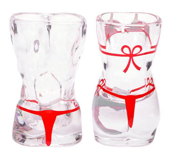 Комплект чашки за ракия ,мъжко и женско тяло,стъклени