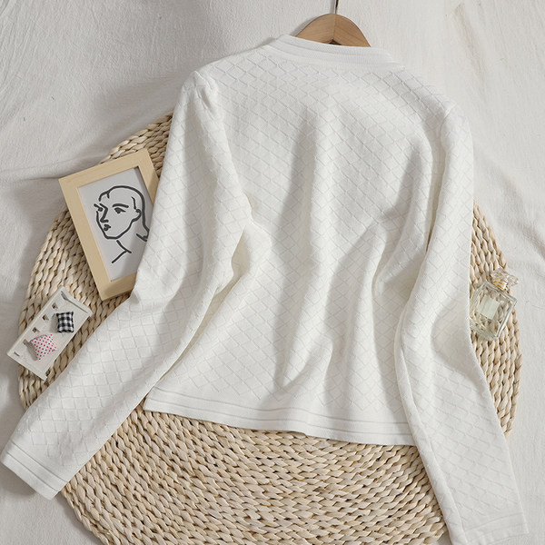 Moderan ženski prsluk s okruglim izrezom - bijelo-crni