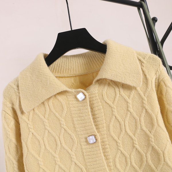 Naiste vest krae ja nööpidega