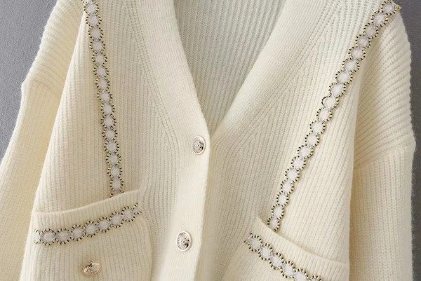 Cardigan scurt de dama cu nasturi aurii