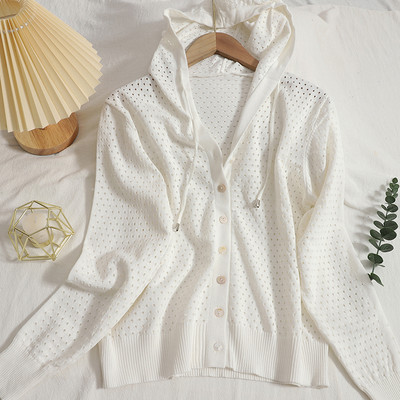 Naiste vabaaja vest kapuutsiga ja pikkade varrukatega