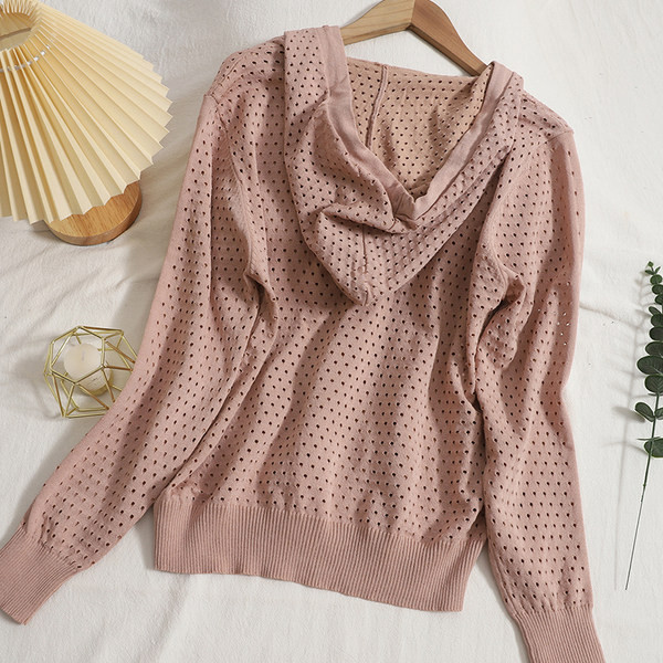 Naiste vabaaja vest kapuutsiga ja pikkade varrukatega