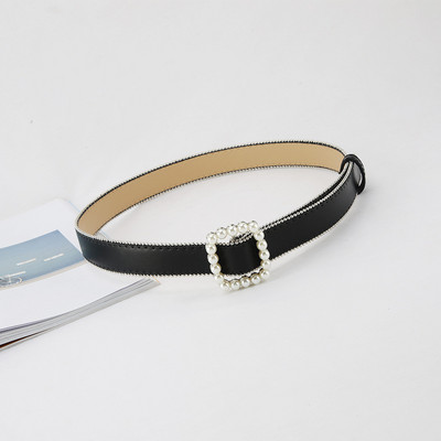 Μοντέρνα γυναικεία ζώνη με τετράγωνη πόρπη και πέρλες