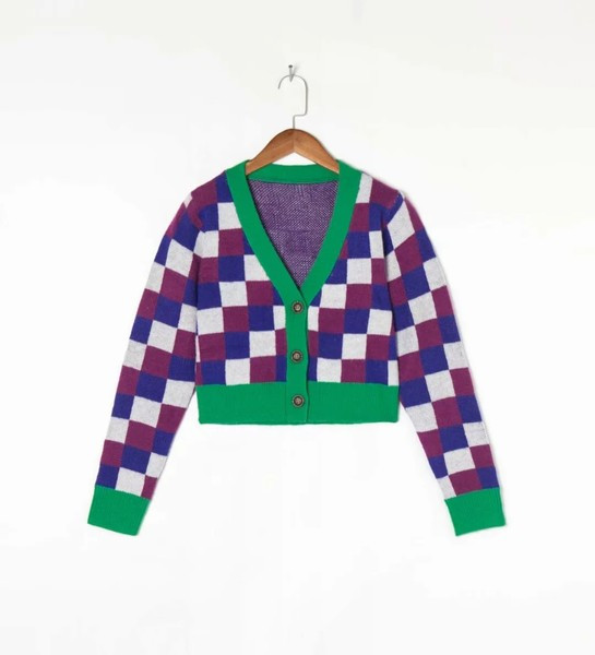 Rövid kockás mellény spitz nyakkivágással