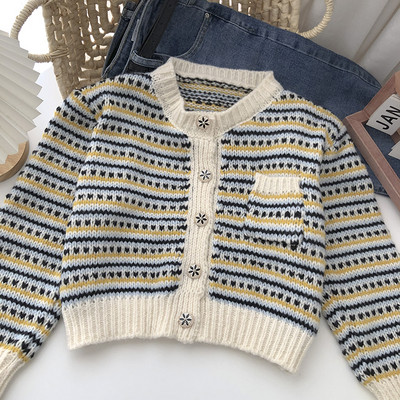 Kootud naiste kardigan tasku ja nööpidega