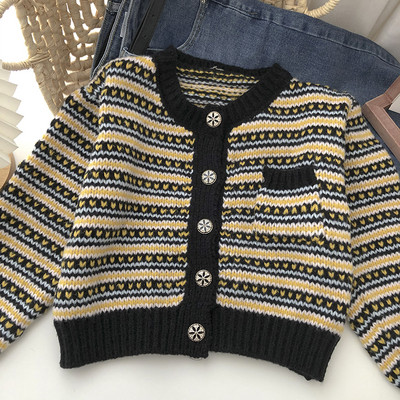 Kootud naiste kardigan tasku ja nööpidega