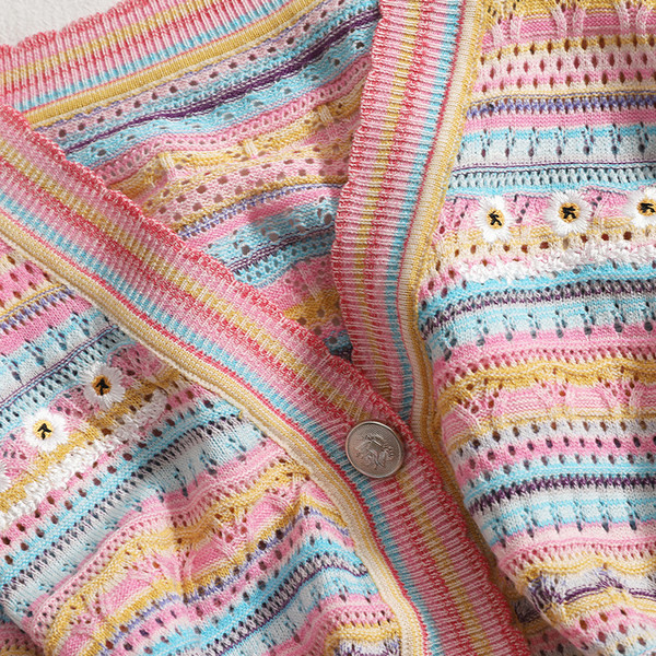 Vestă colorată cu mâneci scurte și decolteu spitz pentru femei