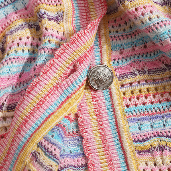 Vestă colorată cu mâneci scurte și decolteu spitz pentru femei