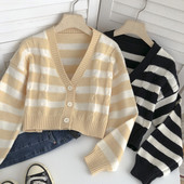 Triibuline naiste vest spitsikaela ja nööpidega