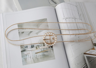 Γυναικεία διάφανη ζώνη με πέρλες και τετράγωνη αγκράφα