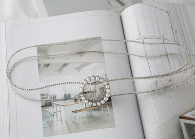 Γυναικεία διάφανη ζώνη με πέρλες και τετράγωνη αγκράφα