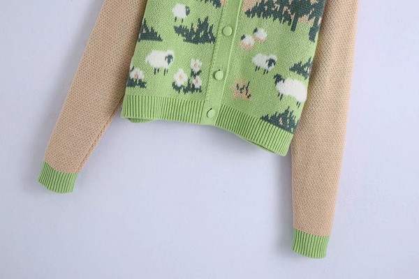 Női kötött kardigán színes mintával