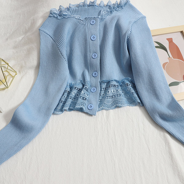 Moodne naiste vest mitmes värvitoonis ovaalse kaelusega