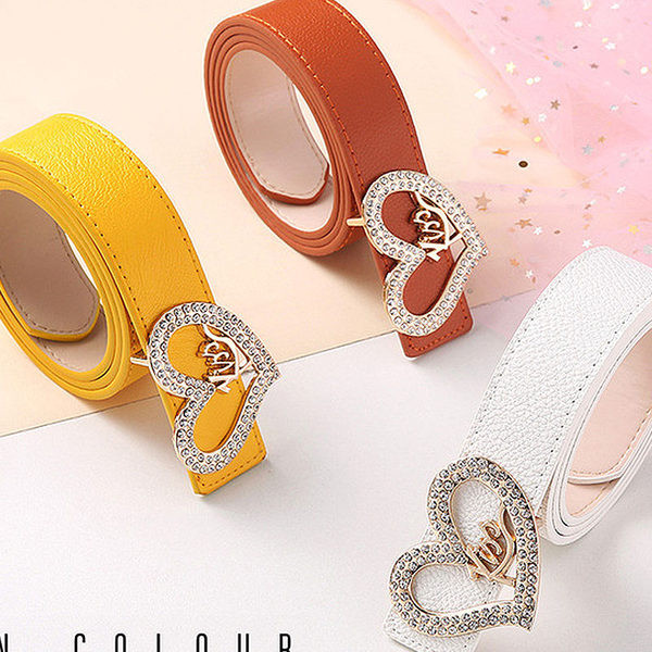 Naiste südamepandlaga nahast vöö