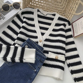 Kuldse värvi triibuline naiste kardigan