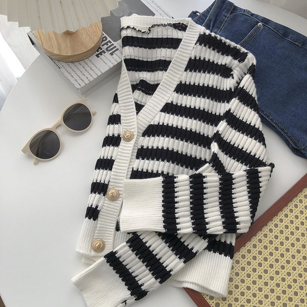 Kuldse värvi triibuline naiste kardigan