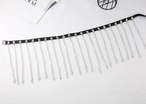 Uue mudeli ripatsidega naiste vöö