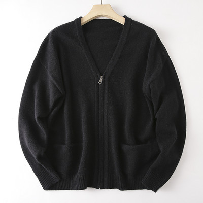 Meeste sügisvest lukuga ja spitsikaelusega