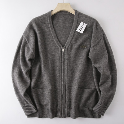 Meeste sügisvest lukuga ja spitsikaelusega