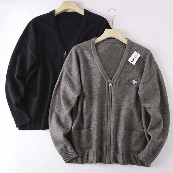 Meeste sügisvest lukuga ja spitsikaelusega