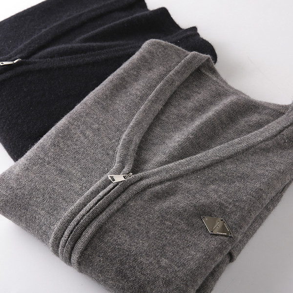 Meeste sügisvest lukuga ja spitsikaelusega