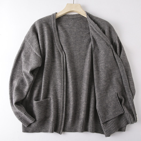 Meeste sügisvest lukuga ja spitsikaelusega