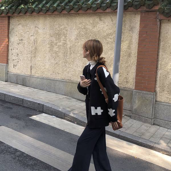 Női lezser hosszú kardigán zsebekkel