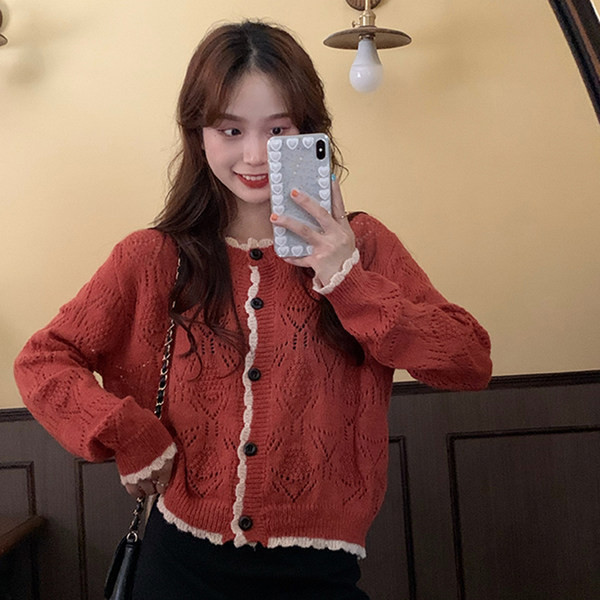 Lühikese mudeliga naiste kardigan ovaalse kaelusega