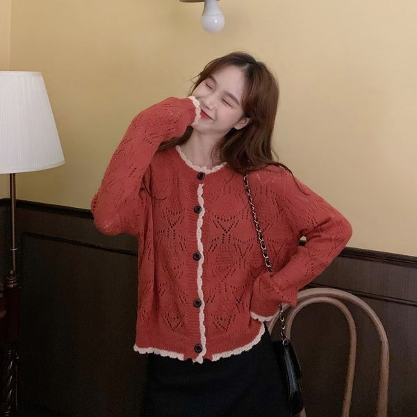 Lühikese mudeliga naiste kardigan ovaalse kaelusega