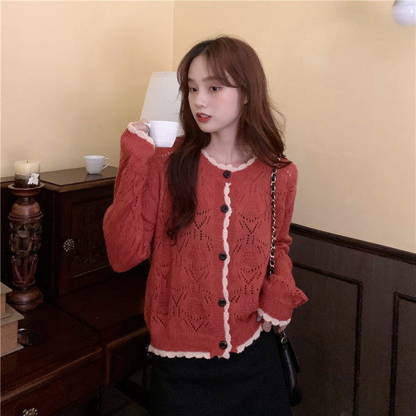 Lühikese mudeliga naiste kardigan ovaalse kaelusega