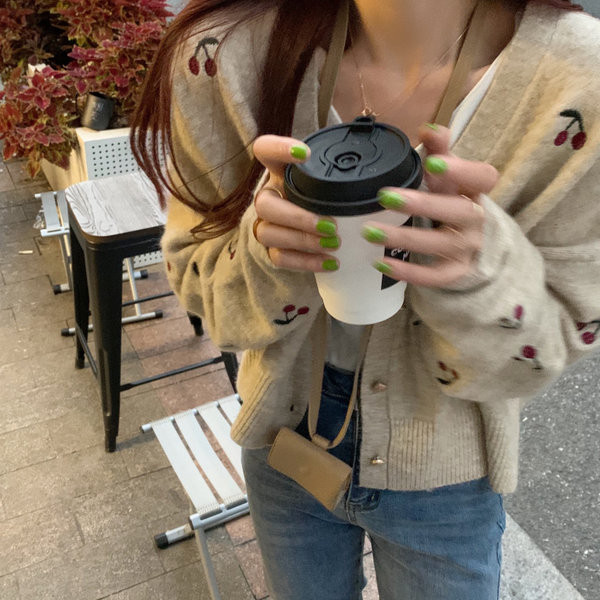 Cardigan de dama modern cu broderie