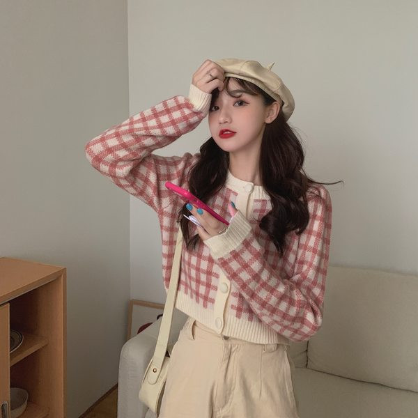 Praegune naiste lühike ruuduline vest ovaalse kaelusega