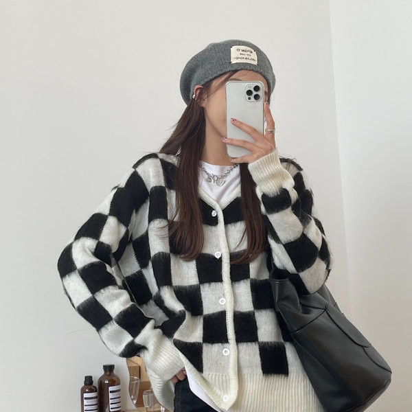 Naiste nööpidega kardigan lai mudel