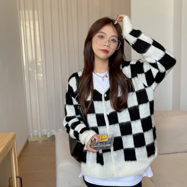 Naiste nööpidega kardigan lai mudel